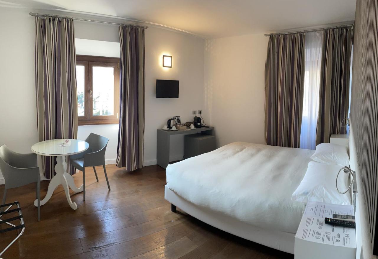 Double Room Lake View