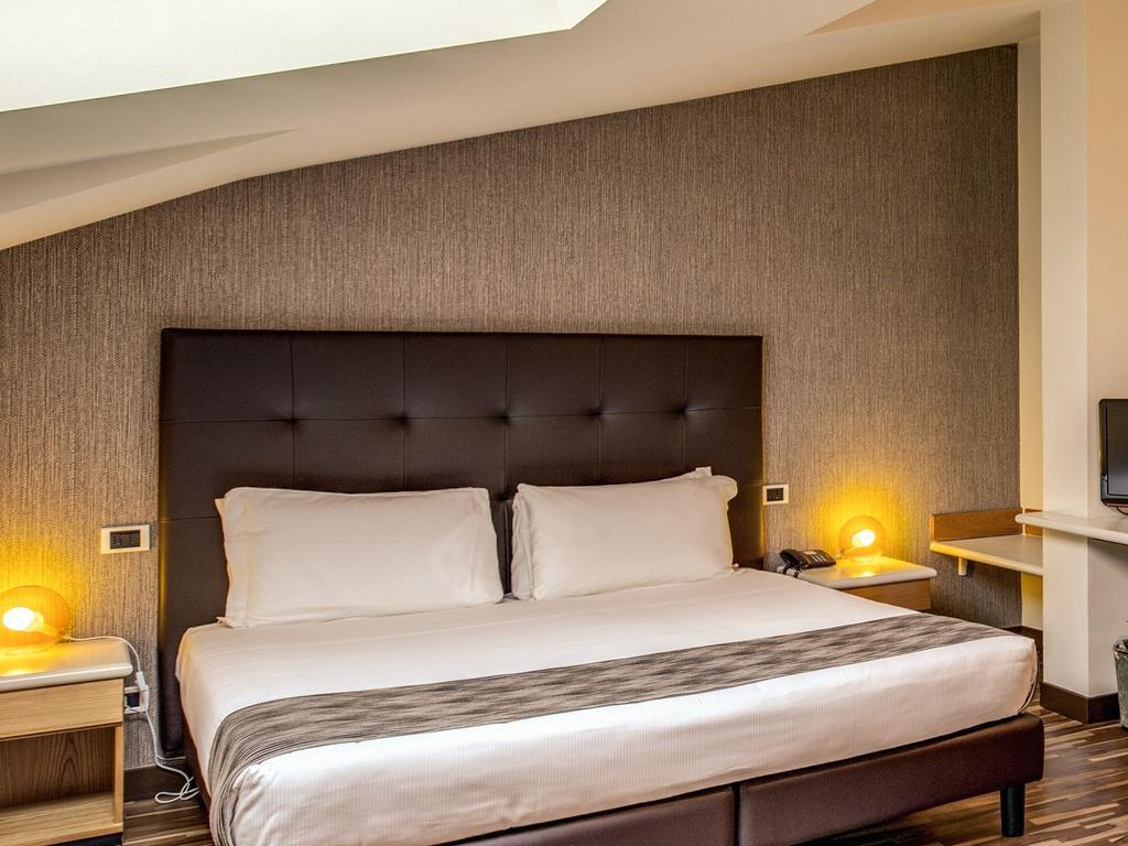 Double or Twin Room Attic