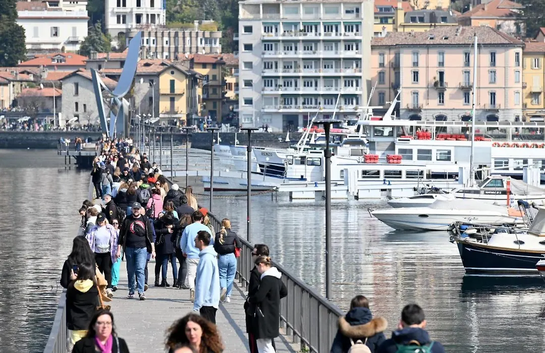 Lakesweetlakecomo-1
