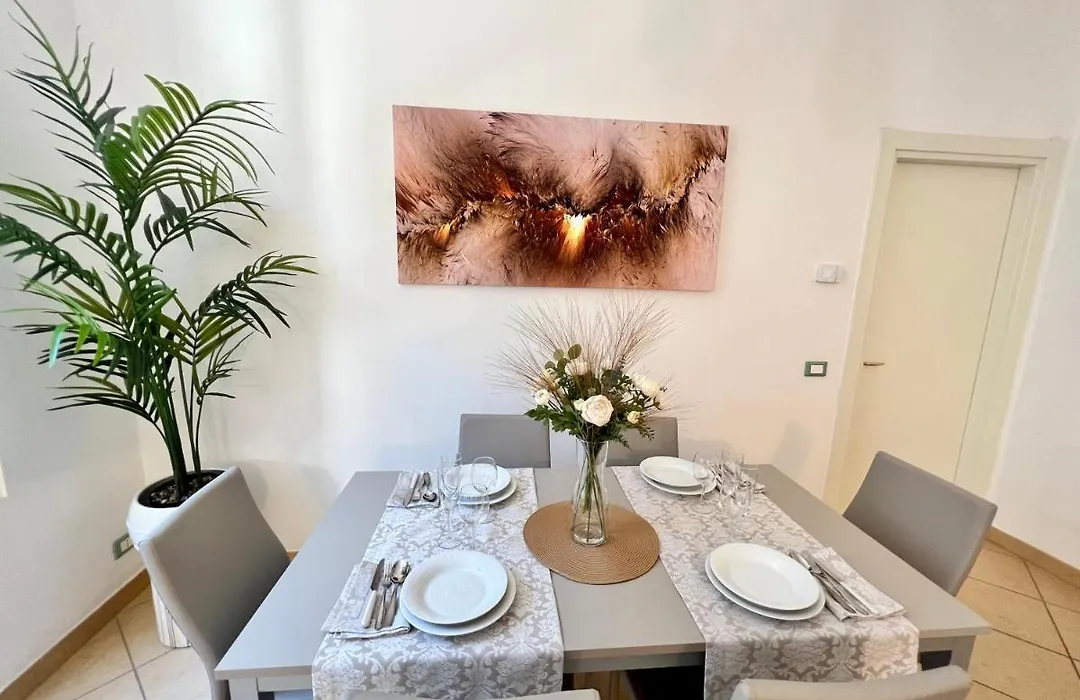 Divina Luxury Apartment In The Center Of Como, Near Lake Como-1