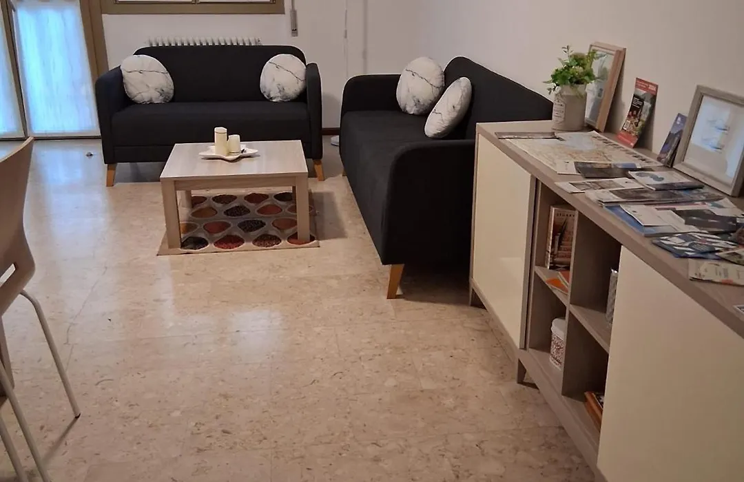 Lario Promenade: Family Friendly Apartment In Como-1