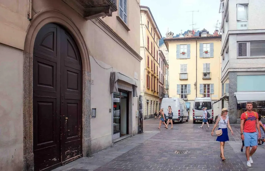 In-Town Como-1