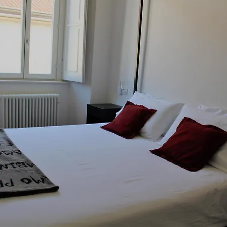 Palazzo della Torre Elegant Apartment in Como-3