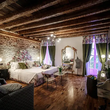 Vitrum - Como Luxury Suites-3