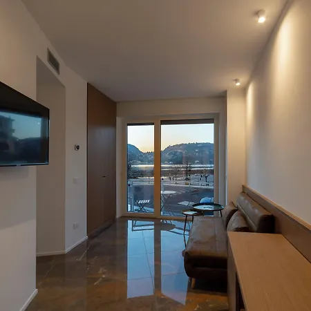 Le Stanze del Lago Lake View-3